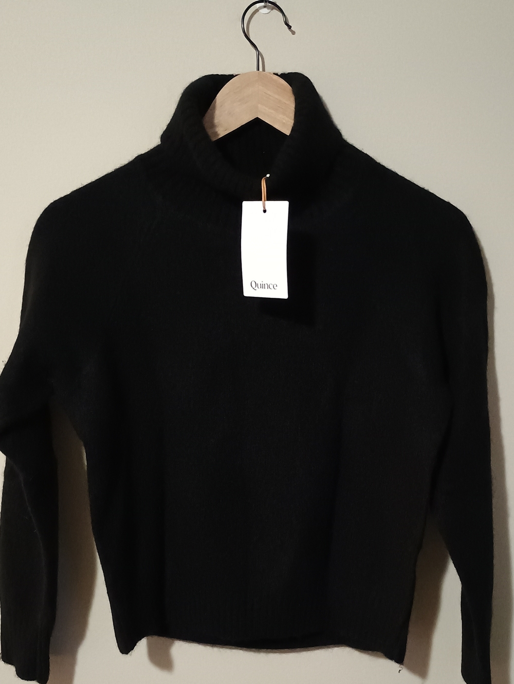 NWT Quince Black 100% Yak Wool Turtleneck Sweater. Size Medium